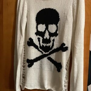 Hot Topic Women's Skull Sweater - Black and White